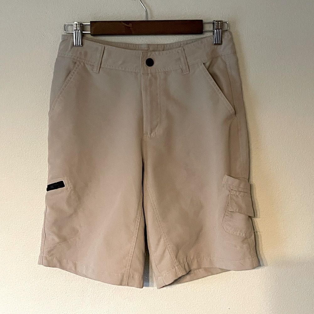 Youth, J. Khaki, Multi-Pocket, Quick-Dry, Performance Chino Shorts. Size Large.